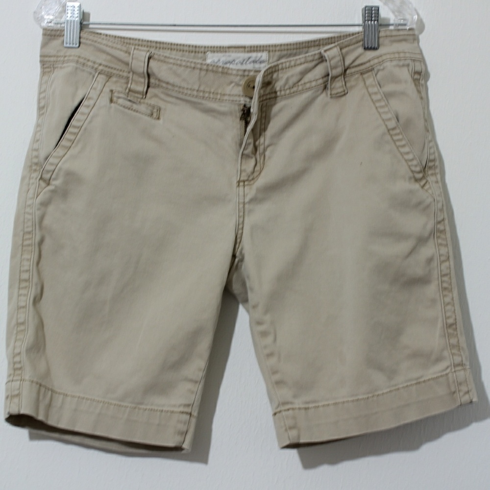 Aeropostale Khaki Shorts EUC